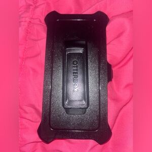 OtterBox Defender Series holster belt i phone 15